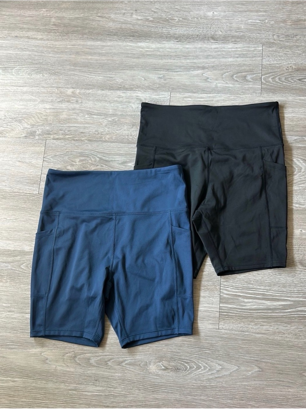 High-Waist Performance Bike Shorts - Black & Navy